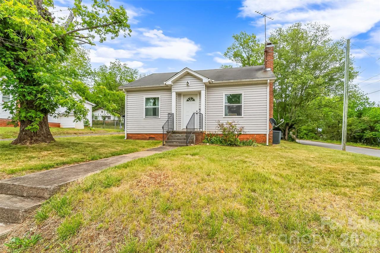 117 North St., Morganton, NC 28655