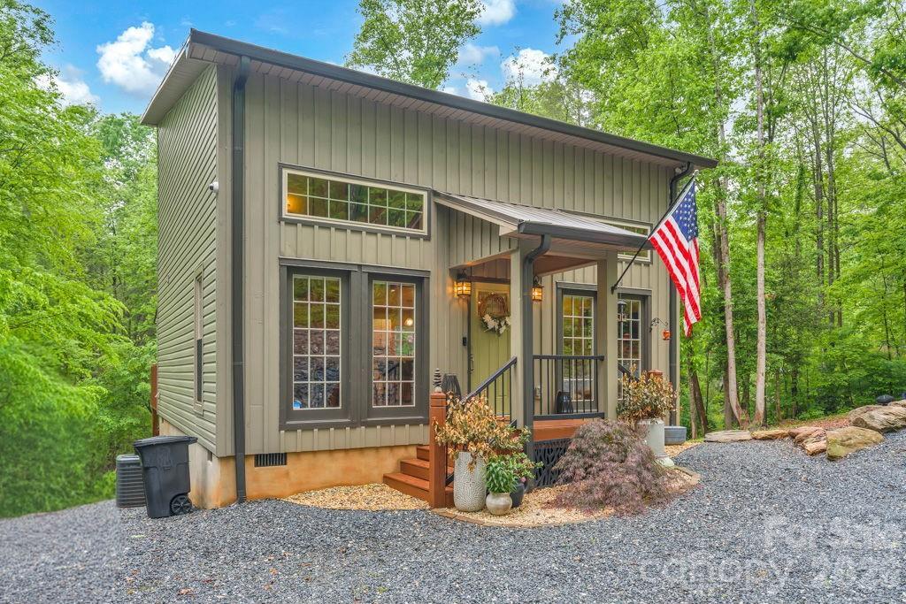 38 Macey Dr., Nebo, NC 28761