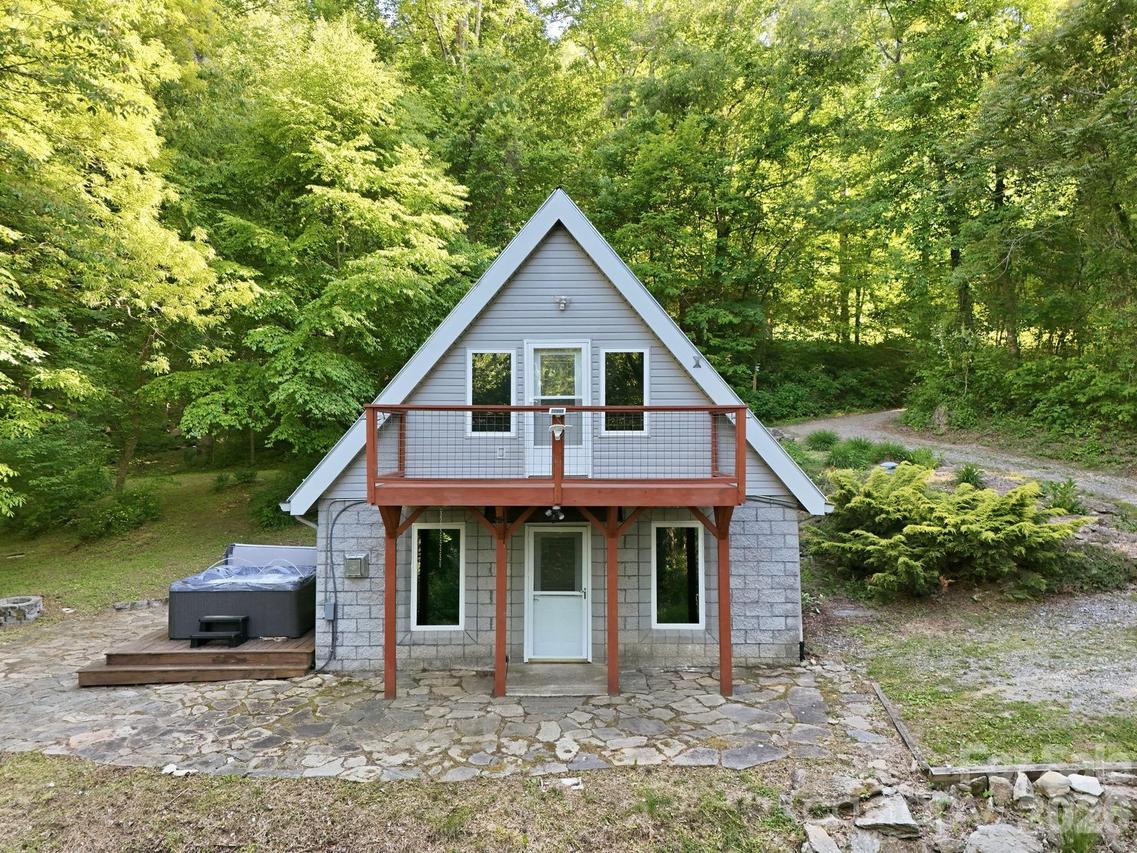 98 Sparkling Springs Rd., Fairview, NC 28730