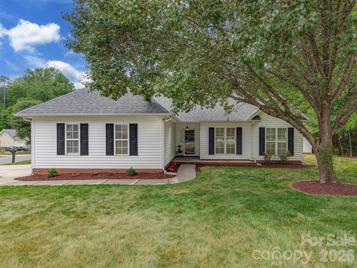 9221 Forest Green Dr., Charlotte, NC 28227
