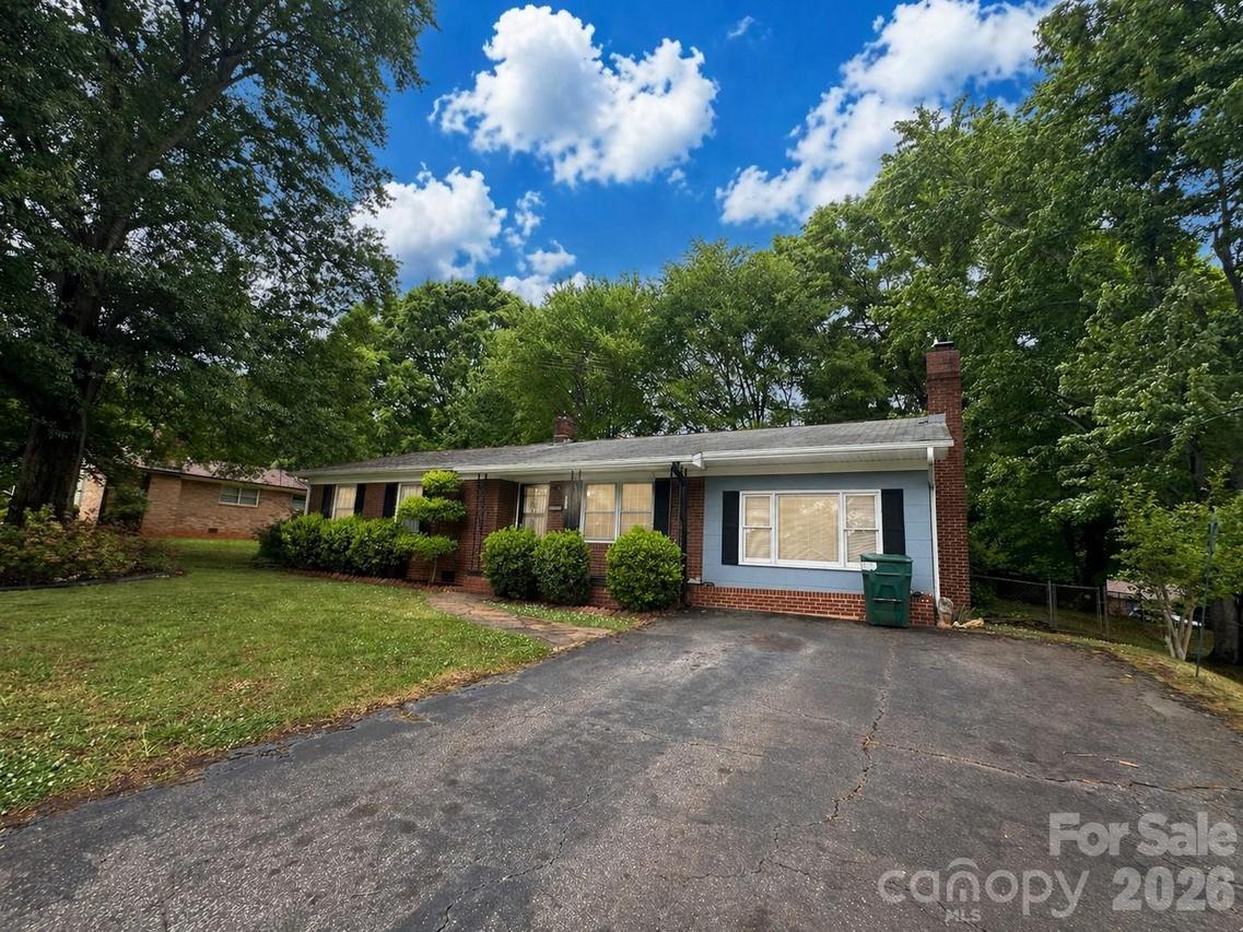 406 E L St., Newton, NC 28658