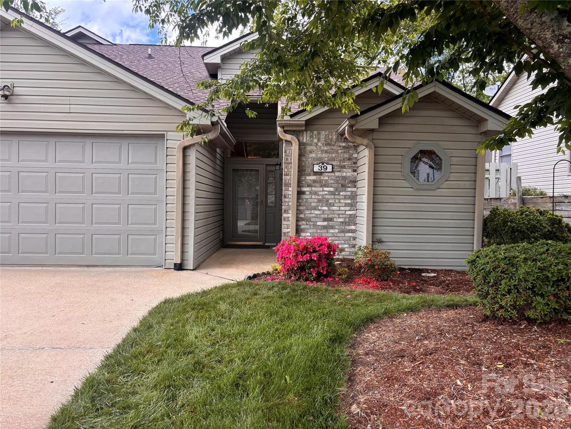 39 Tisha Ln., Hendersonville, NC 28739