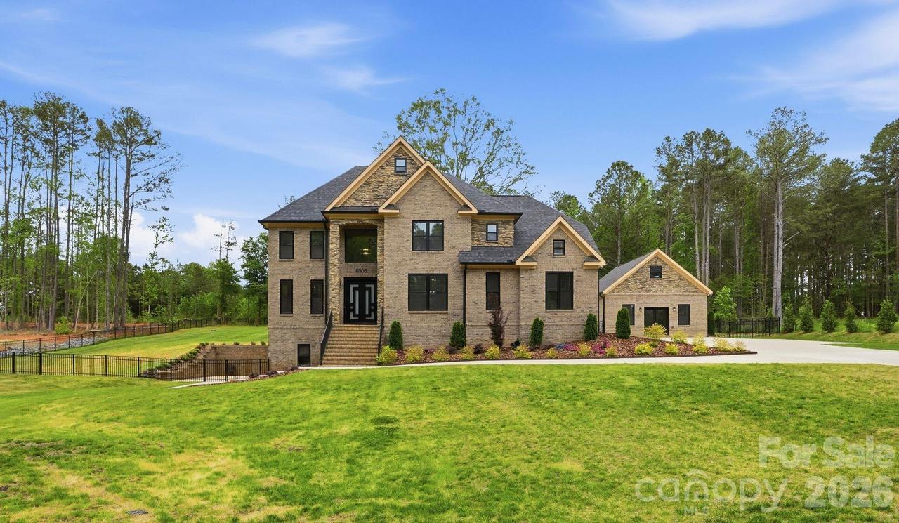 8508 Max Meadows Dr., Charlotte, NC 28227