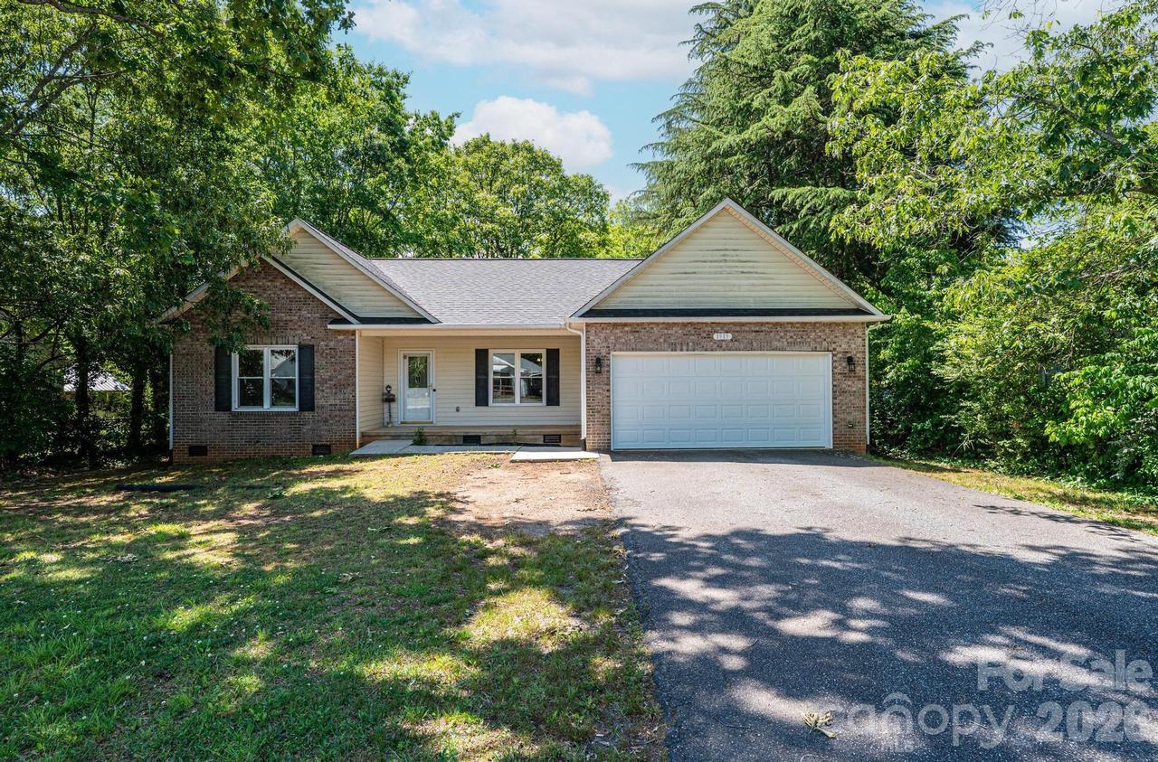 1919 2nd Ave., Hickory, NC 28602