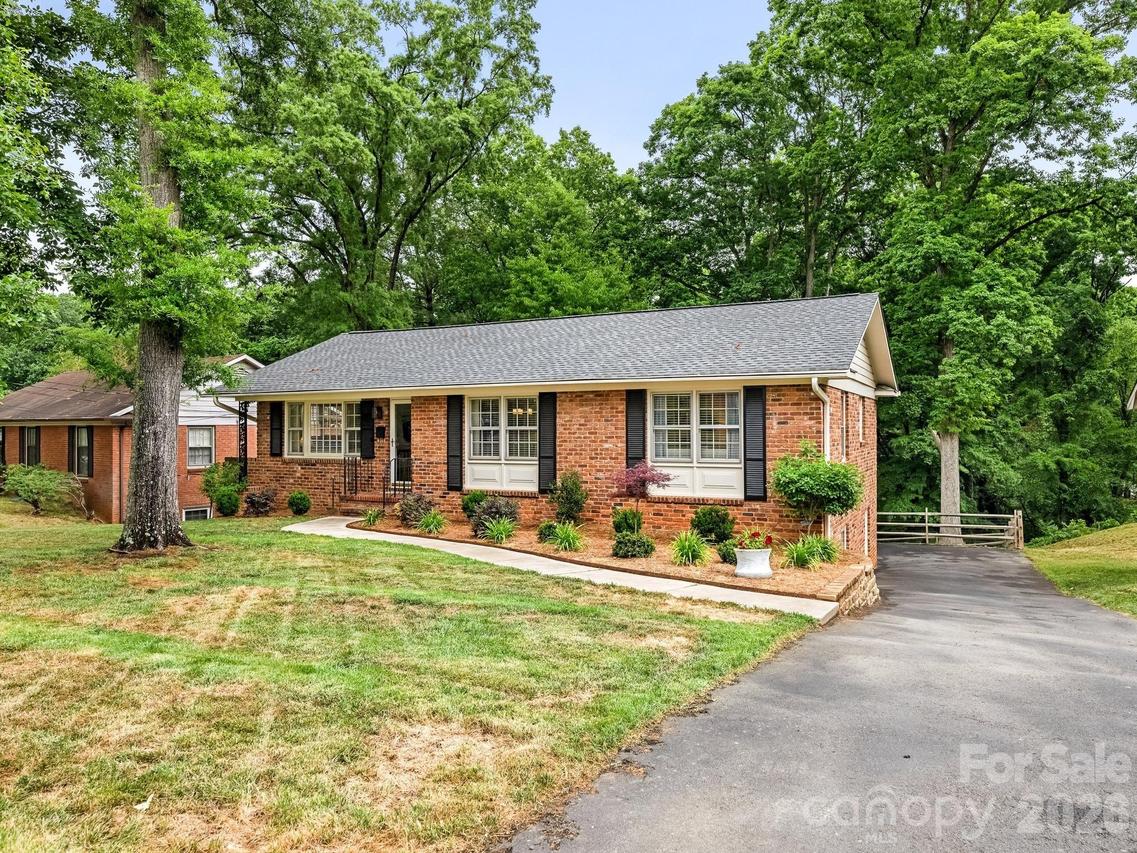 6115 Rosecrest Dr., Charlotte, NC 28210
