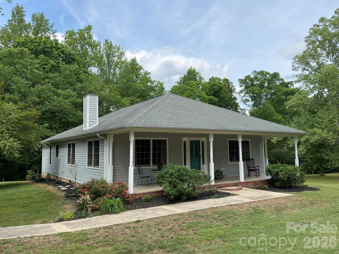 2031 Redskin Tr., Iron Station, NC 28080