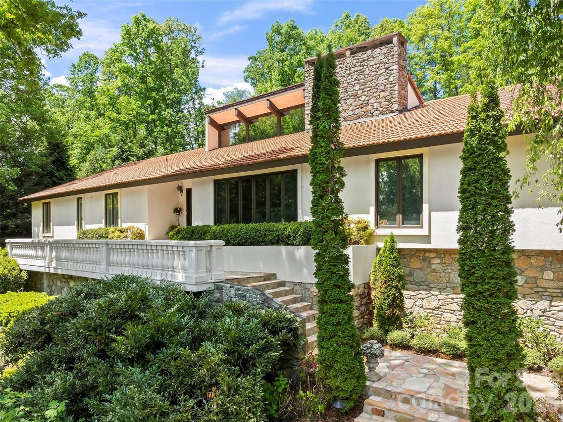 69 Forest Rd., Asheville, NC 28803
