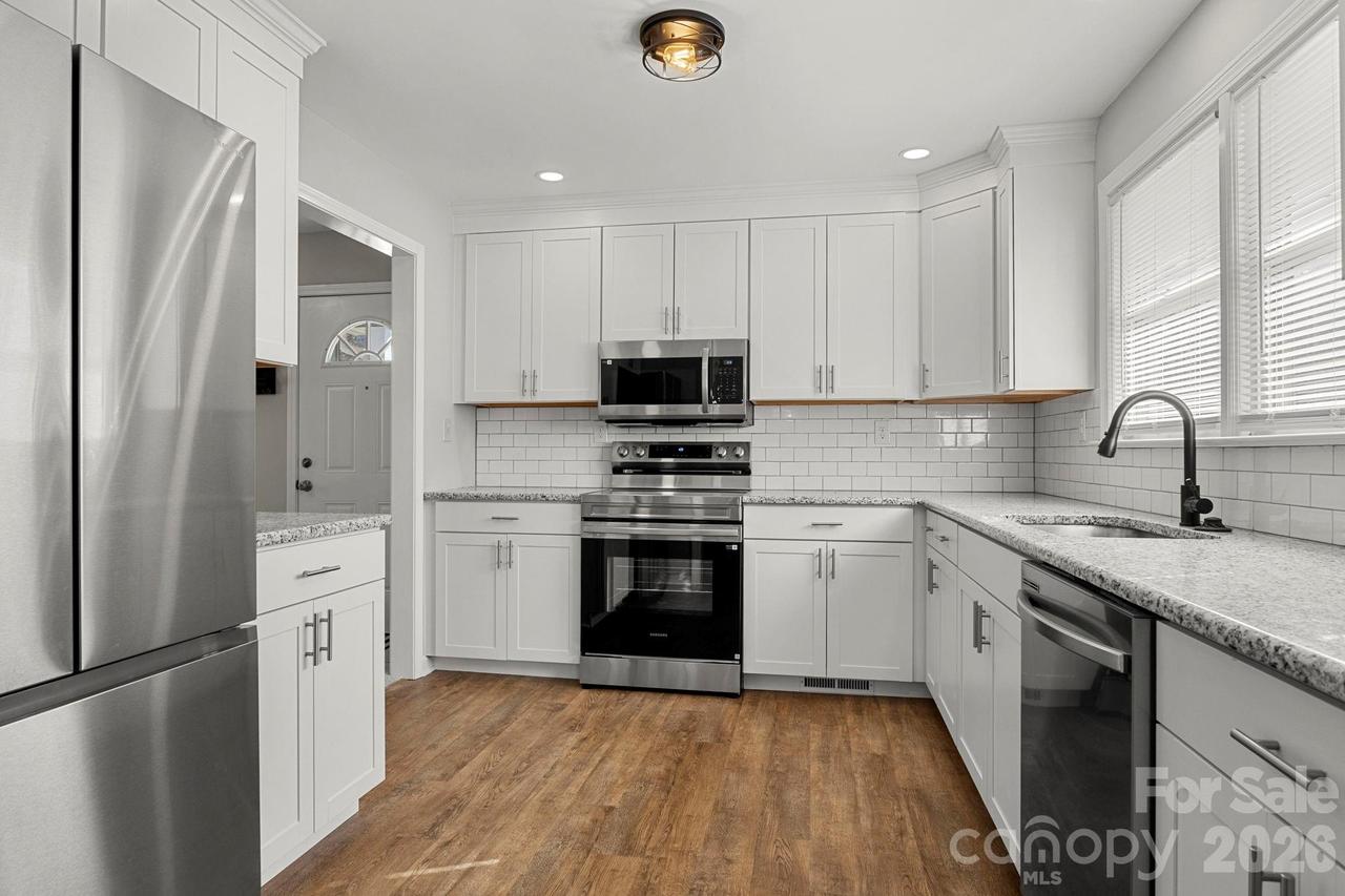 322 Holland Cir., Statesville, NC 28677