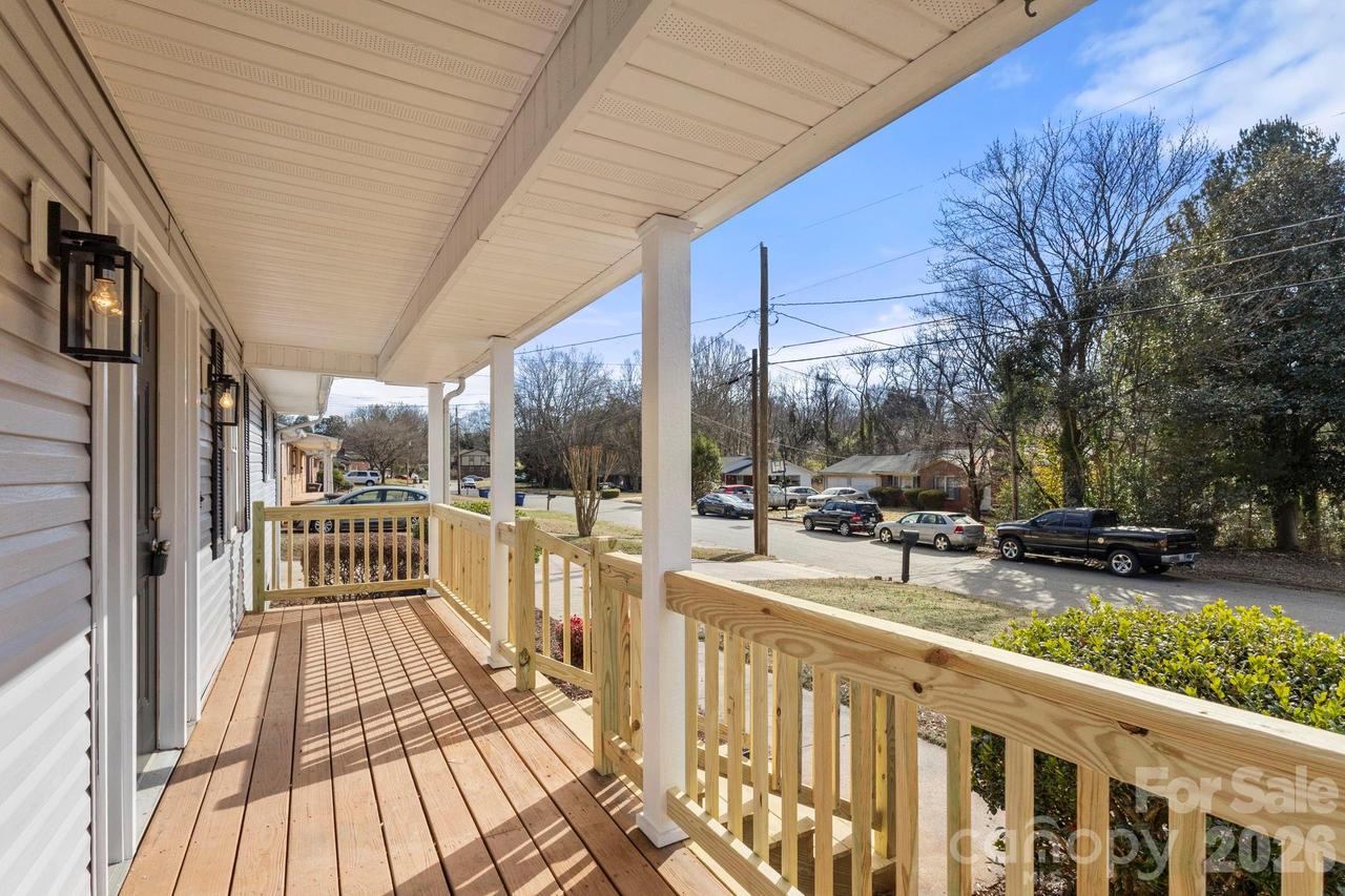 322 Holland Cir., Statesville, NC 28677