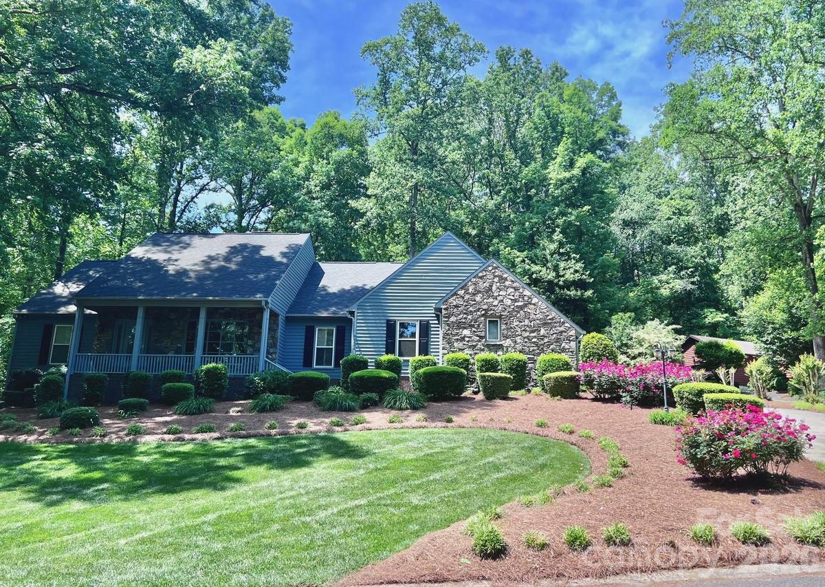 2804 Wimbledon Dr., Gastonia, NC 28056