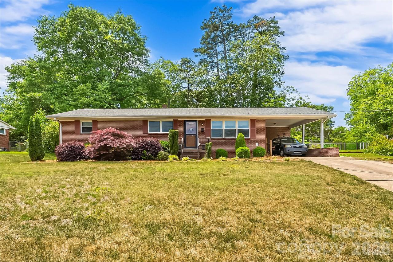 1573 11th St., Hickory, NC 28601