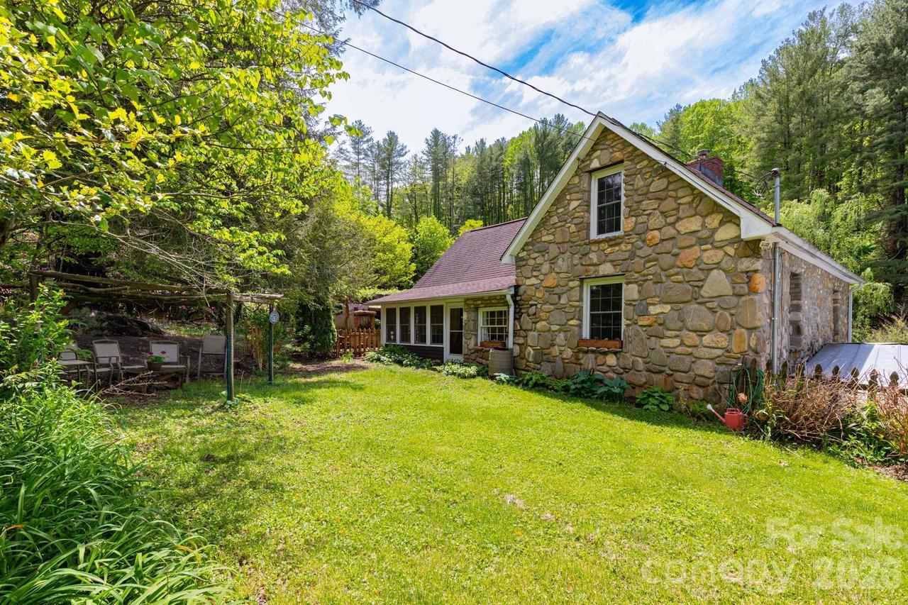 1492 Murray Rd., Canton, NC 28716