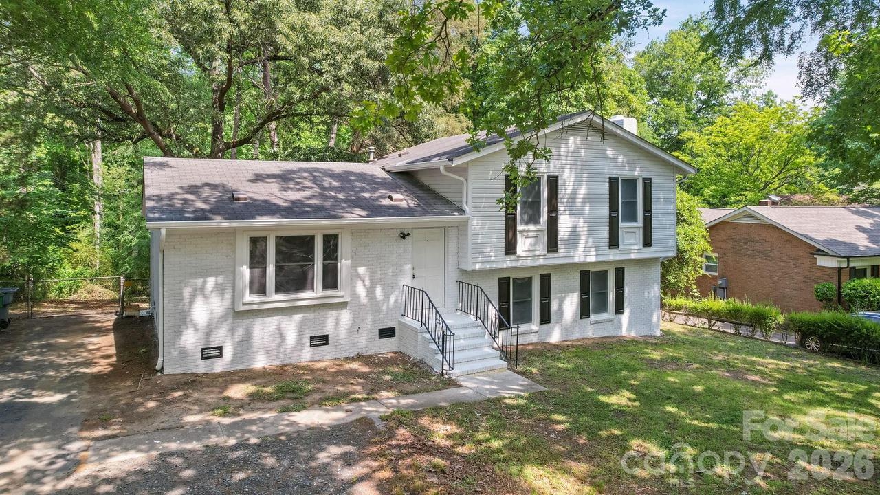 6126 Eagle Peak Dr., Charlotte, NC 28214