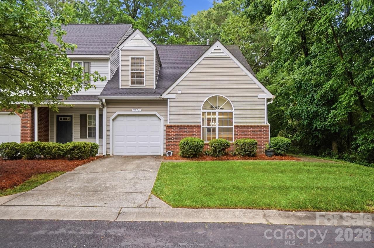 9904 Birch Knoll Ct., Charlotte, NC 28213