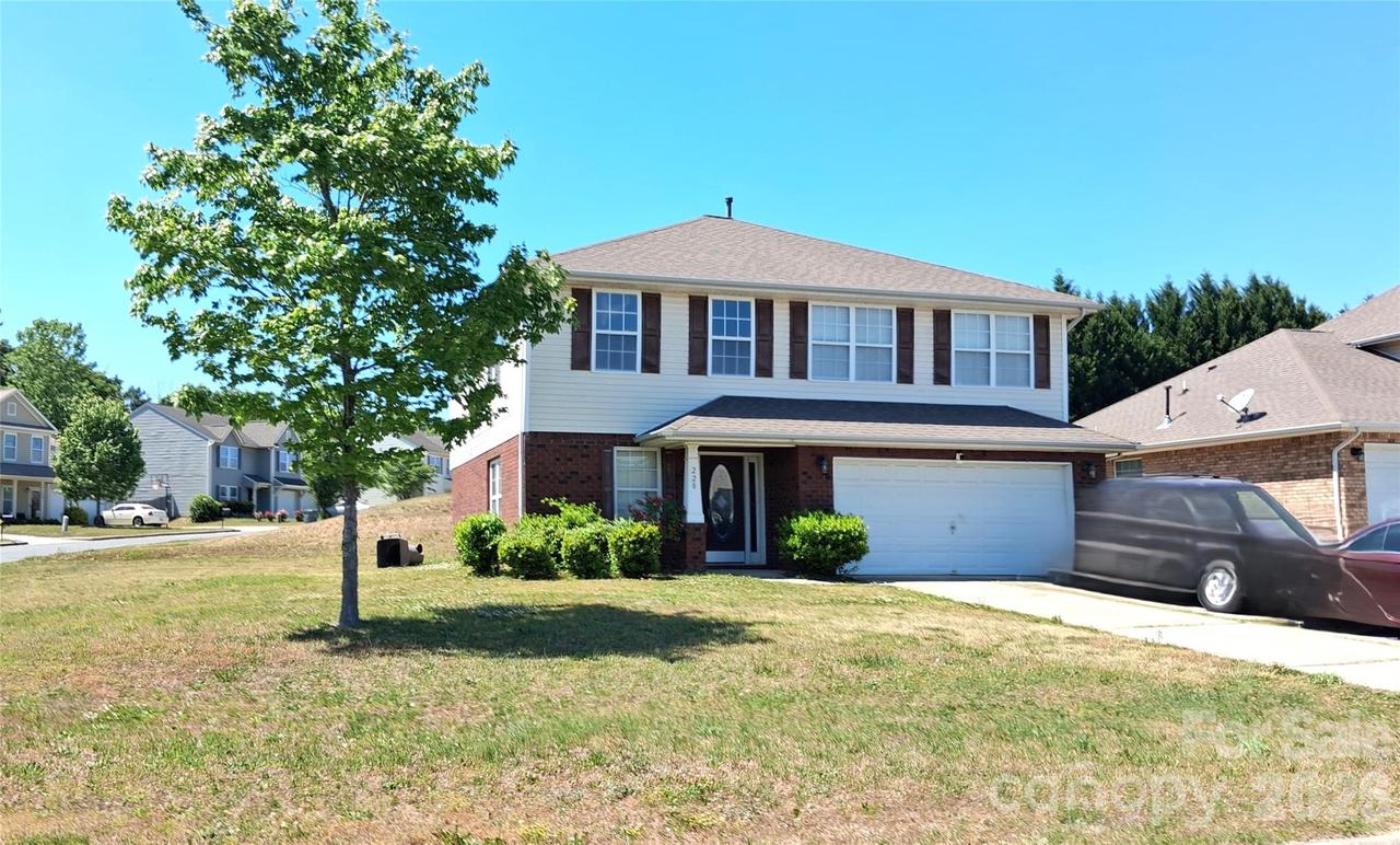 228 Gumtree Dr., Kannapolis, NC 28083