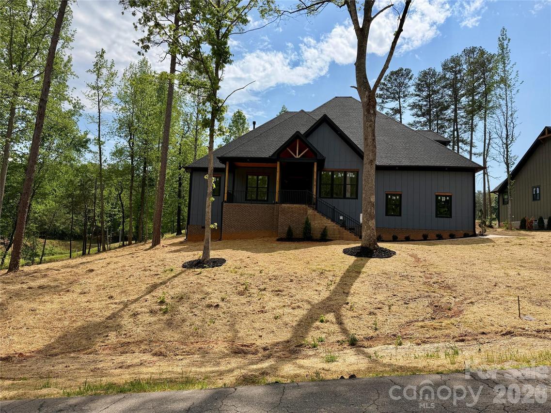 276 Broken Arrow Dr., Statesville, NC 28677