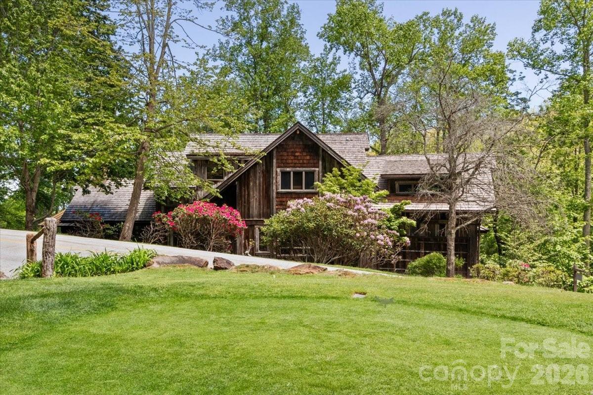 56 Spring House Dr., Burnsville, NC 28714