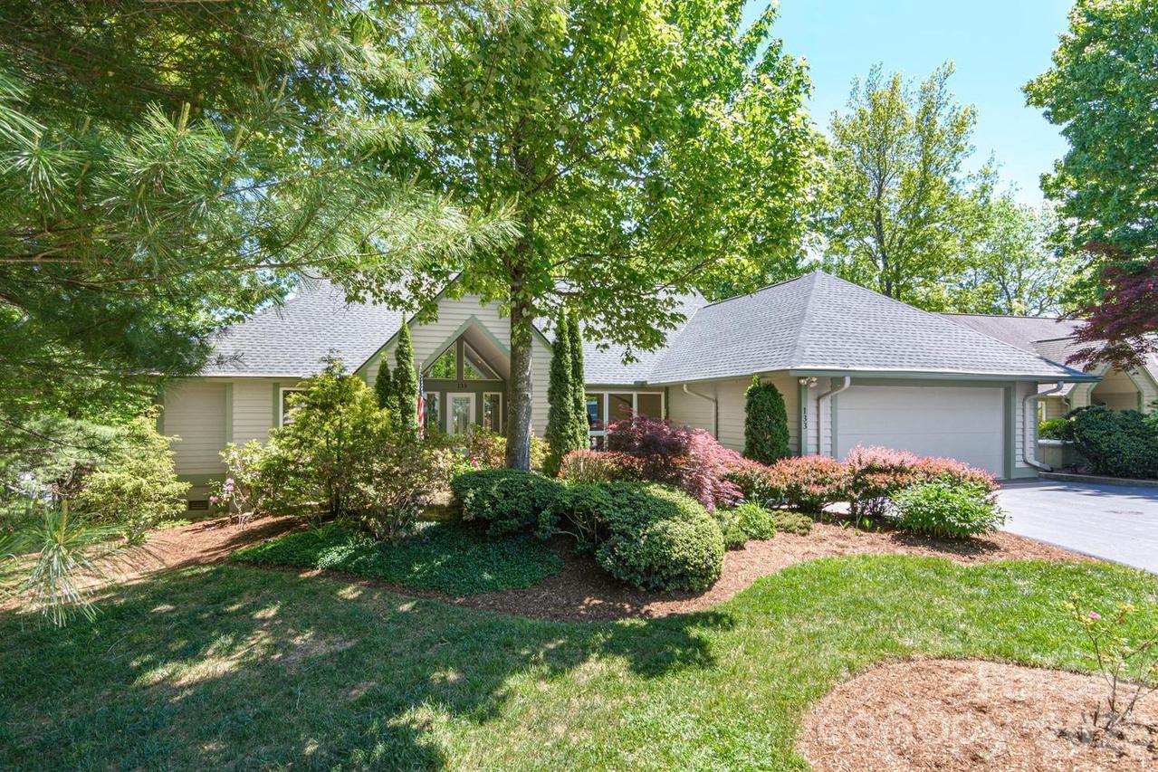 133 Forest View Dr., Flat Rock, NC 28731