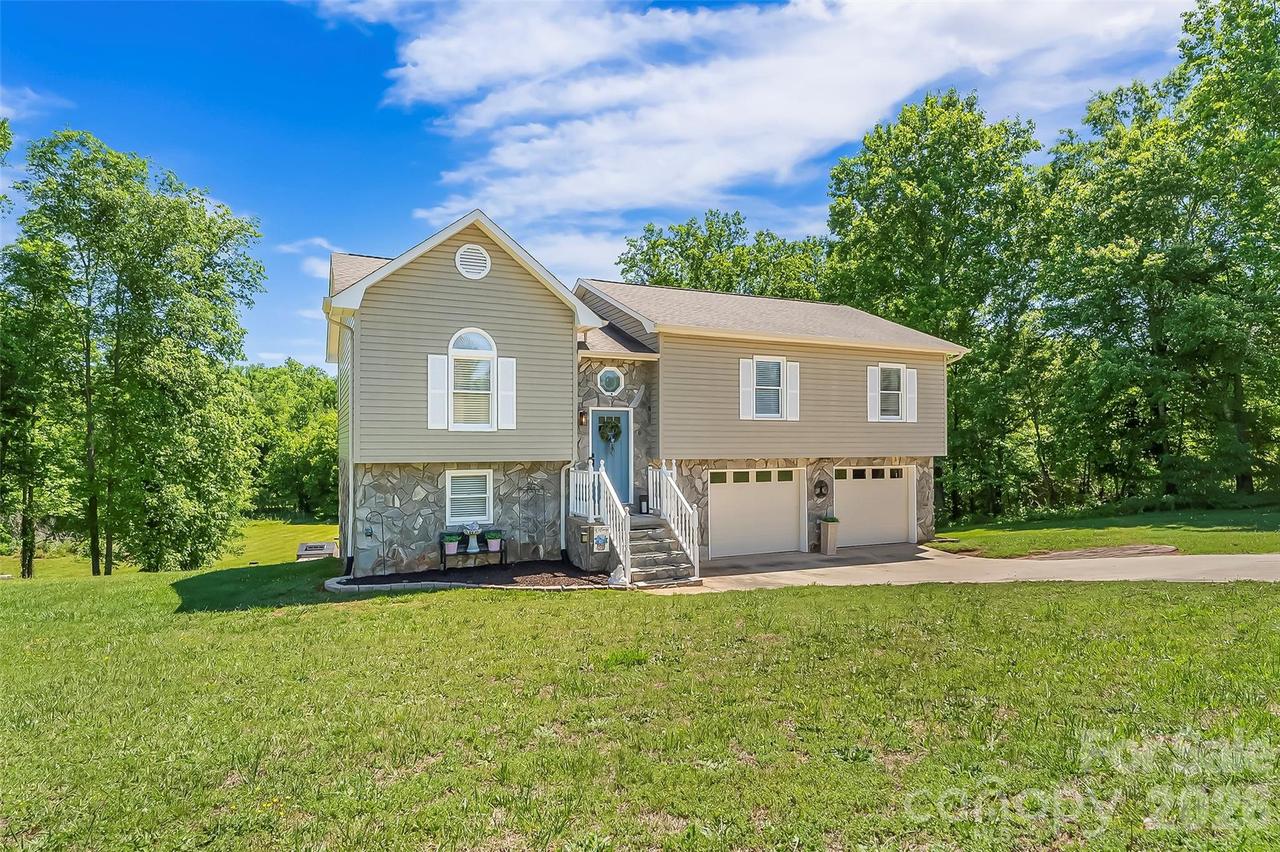 3104 Zion Church Rd., Hickory, NC 28602