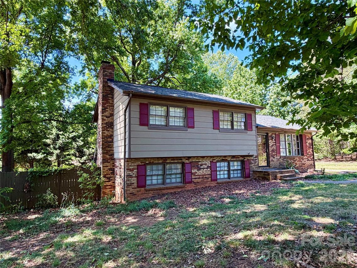 127 Sequoia Dr., Gastonia, NC 28052
