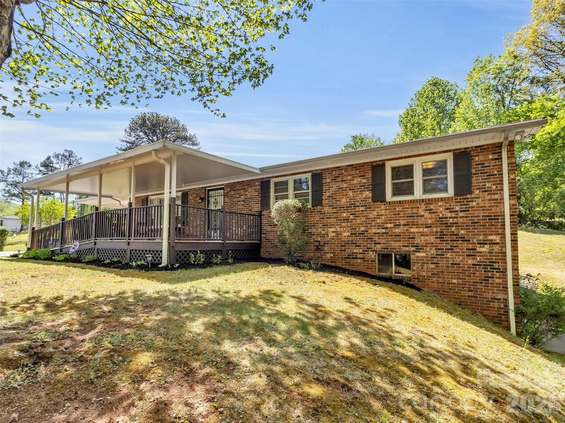 250 Reeves Cove Rd., Candler, NC 28715