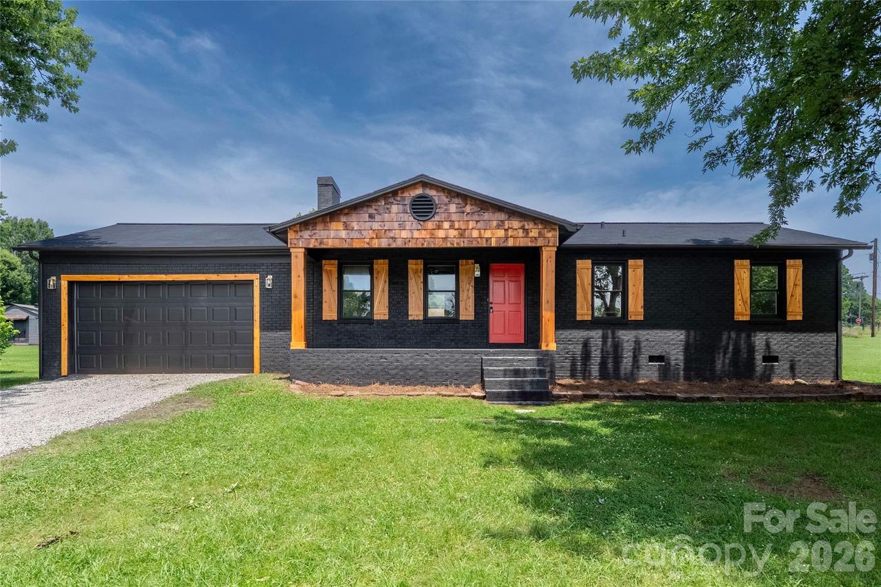 112 Robinette Ln., Statesville, NC 28677