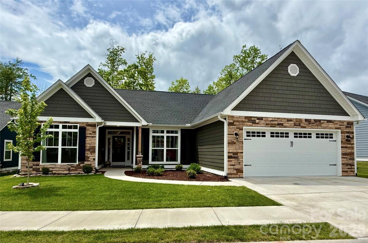 137 Marianne Dr., Hendersonville, NC 28739
