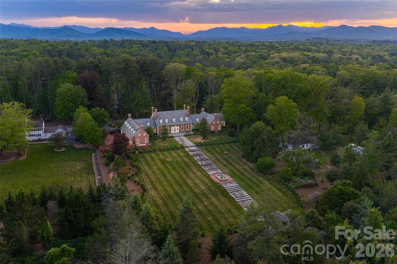 324 Vanderbilt Rd., Asheville, NC 28803