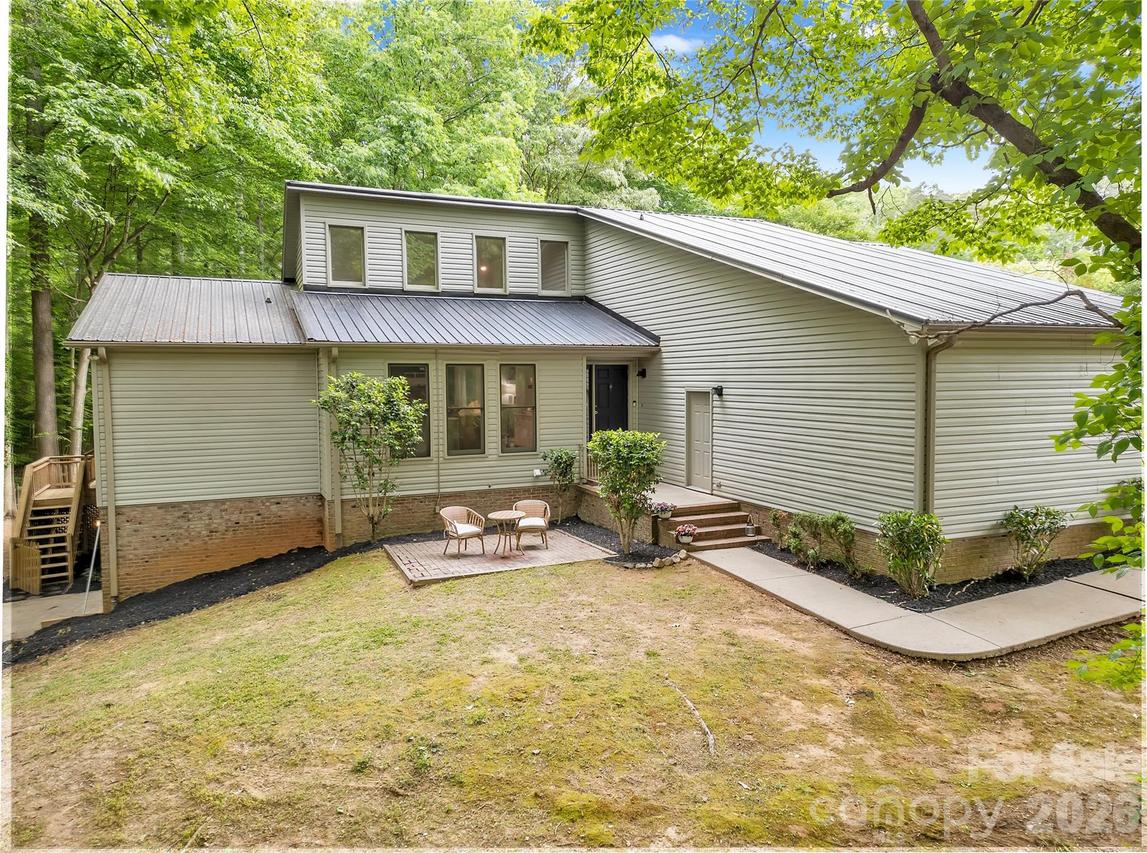 128 Spencer Woods Dr., Dallas, NC 28034