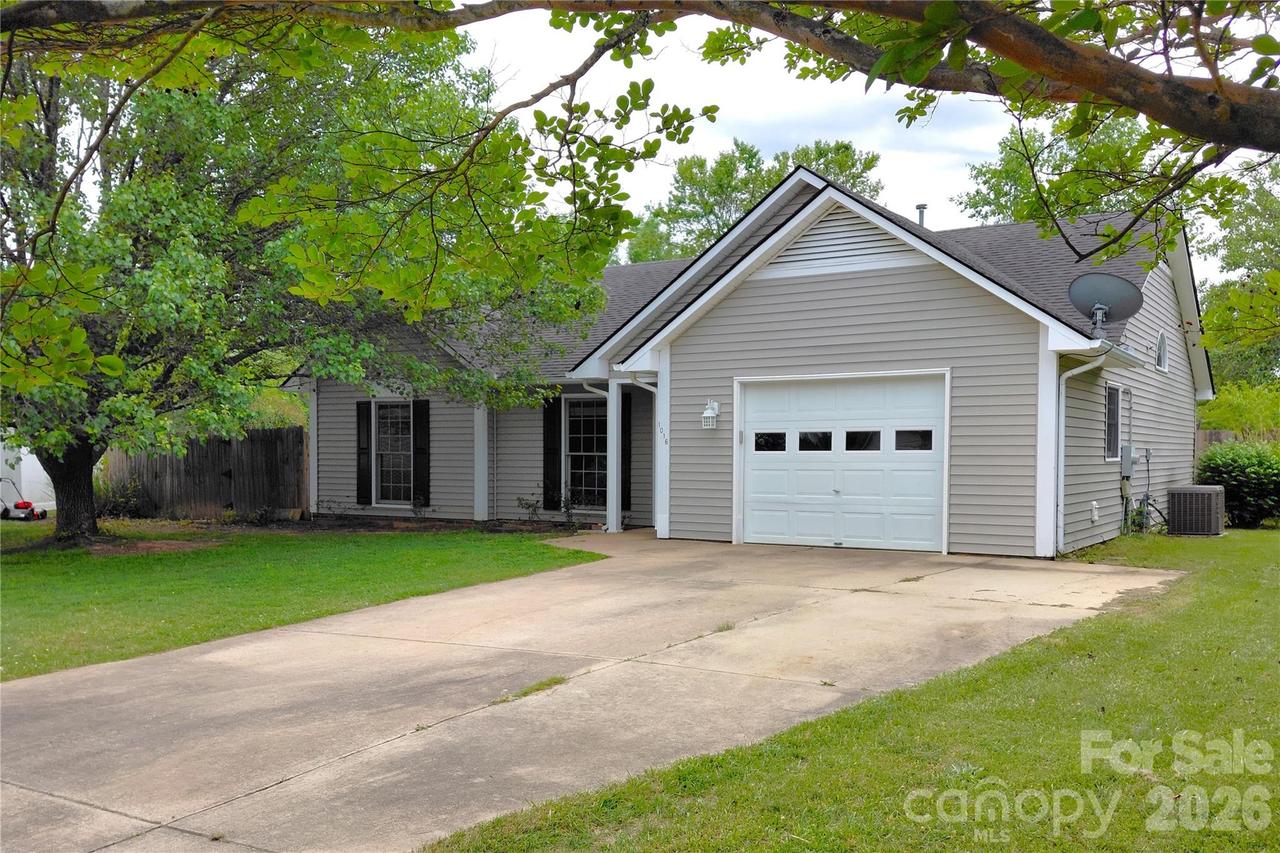 1016 Thorncrest Dr., Fletcher, NC 28732