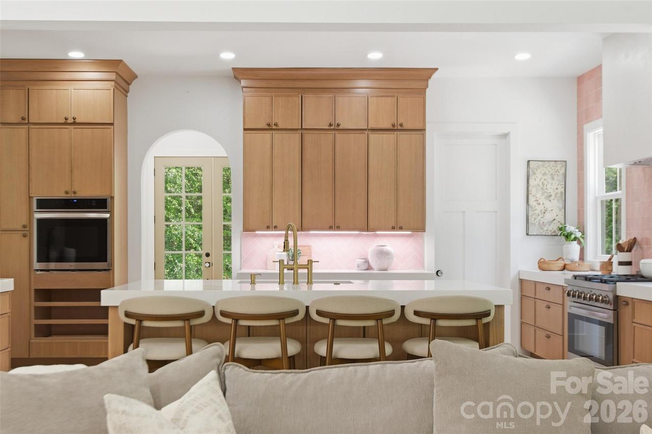 1325 Gateshead Ln., Matthews, NC 28105