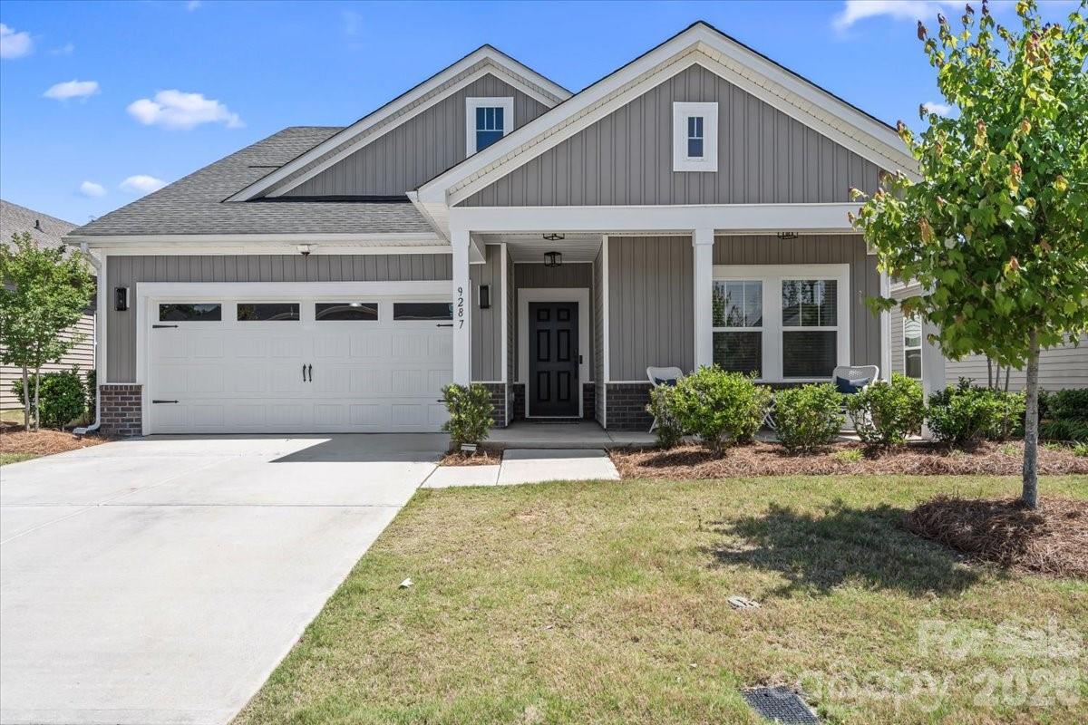 9287 Dunwich Dr., Gastonia, NC 28056