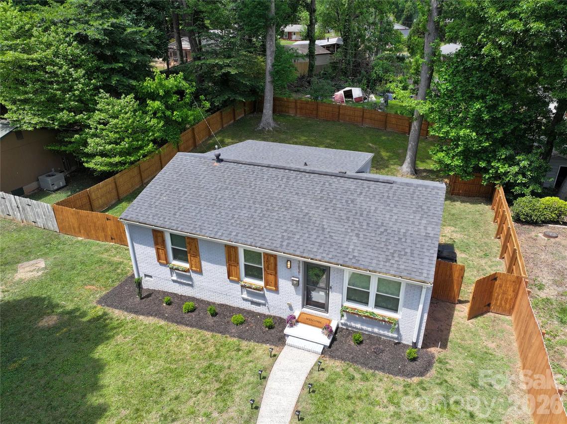 3821 Dunwoody Dr., Charlotte, NC 28215