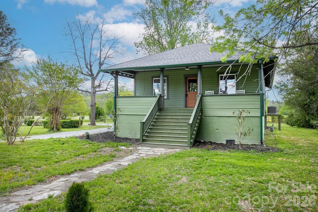 12 Sals Ln., Brevard, NC 28712