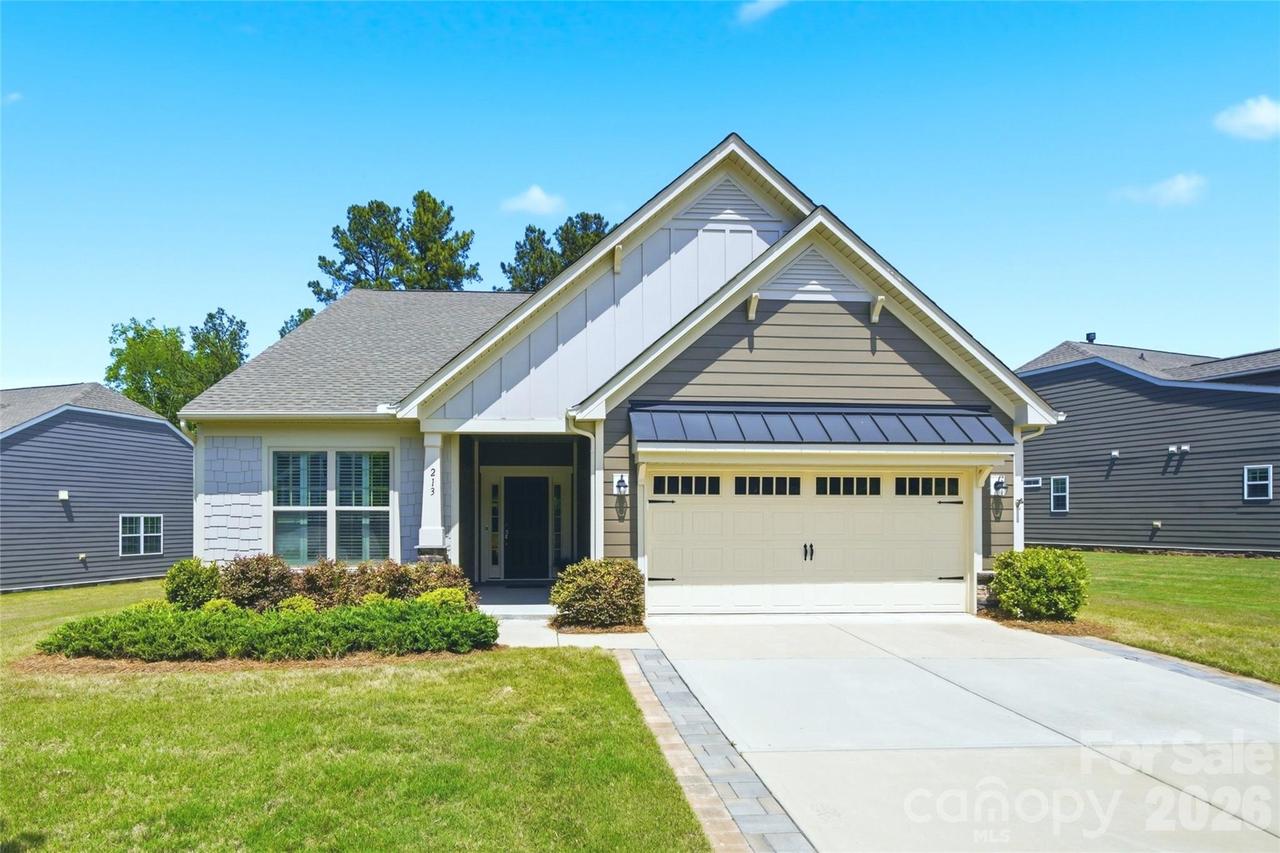 213 Picasso Tr., Mount Holly, NC 28120