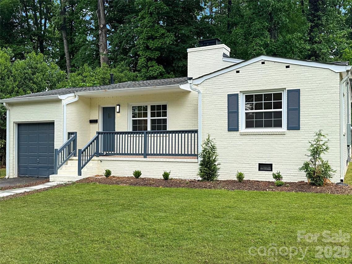 4065 Hiddenbrook Dr., Charlotte, NC 28205