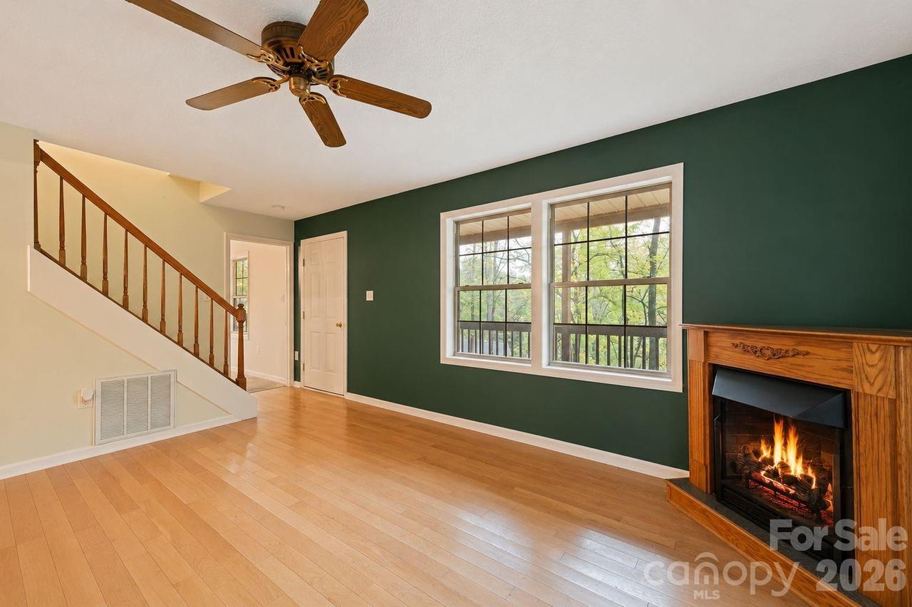 42 Greenview Dr., Maggie Valley, NC 28751