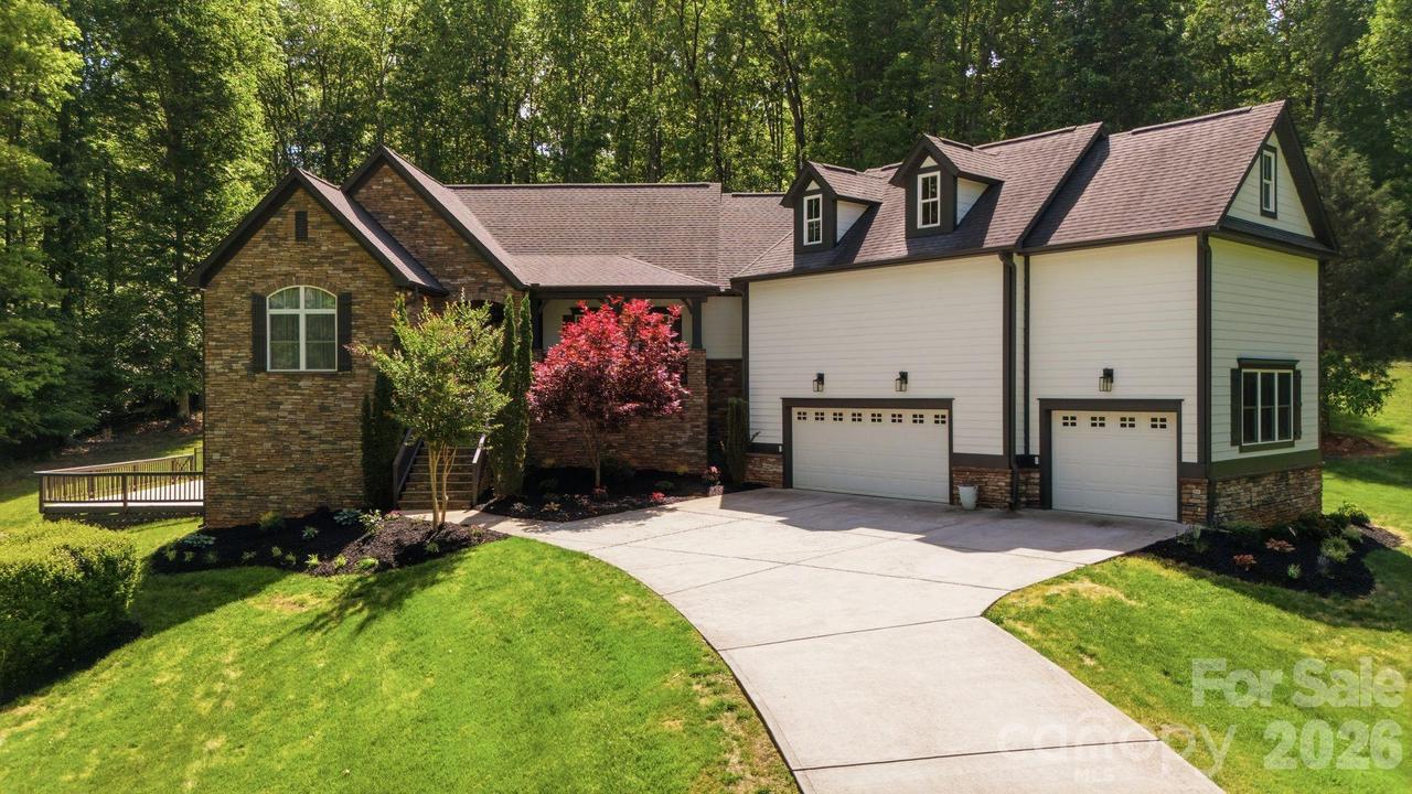 221 Logan Crossing Dr., Davidson, NC 28036
