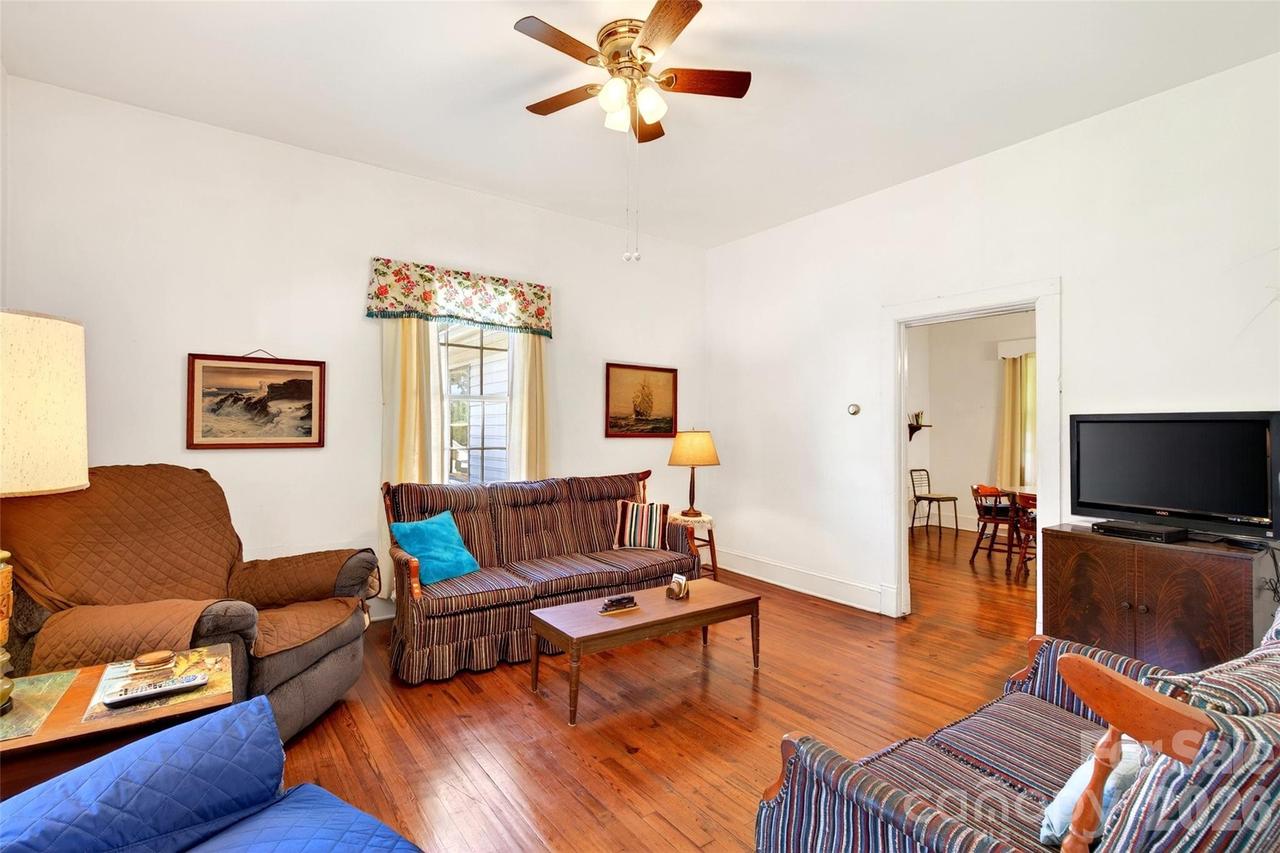 35 Second St., Marion, NC 28752