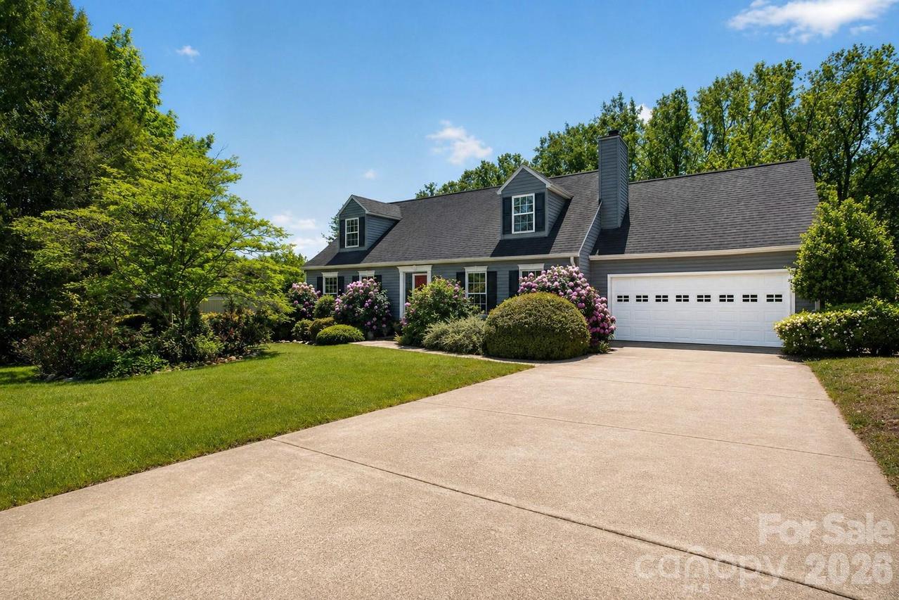 67 Beechwood Dr., Hendersonville, NC 28742