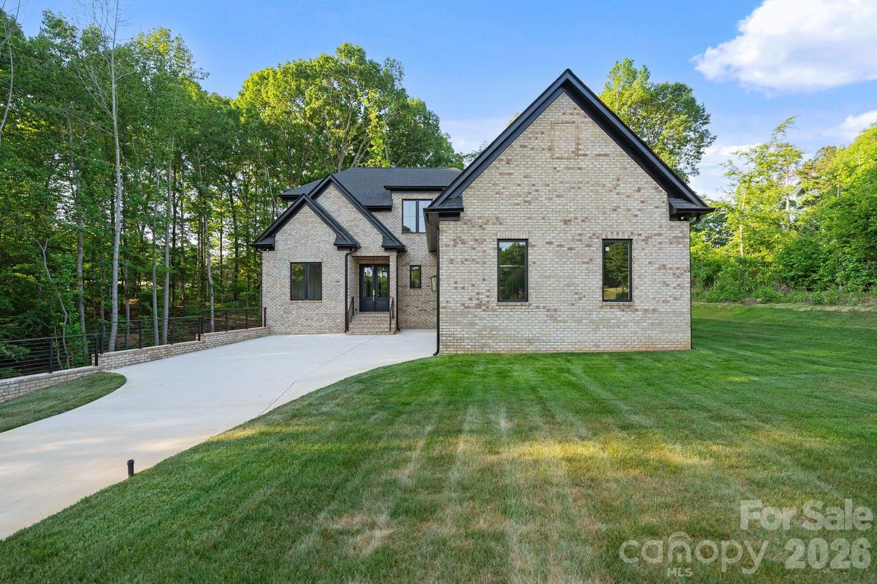 3204 Chancellor Ln., Monroe, NC 28110