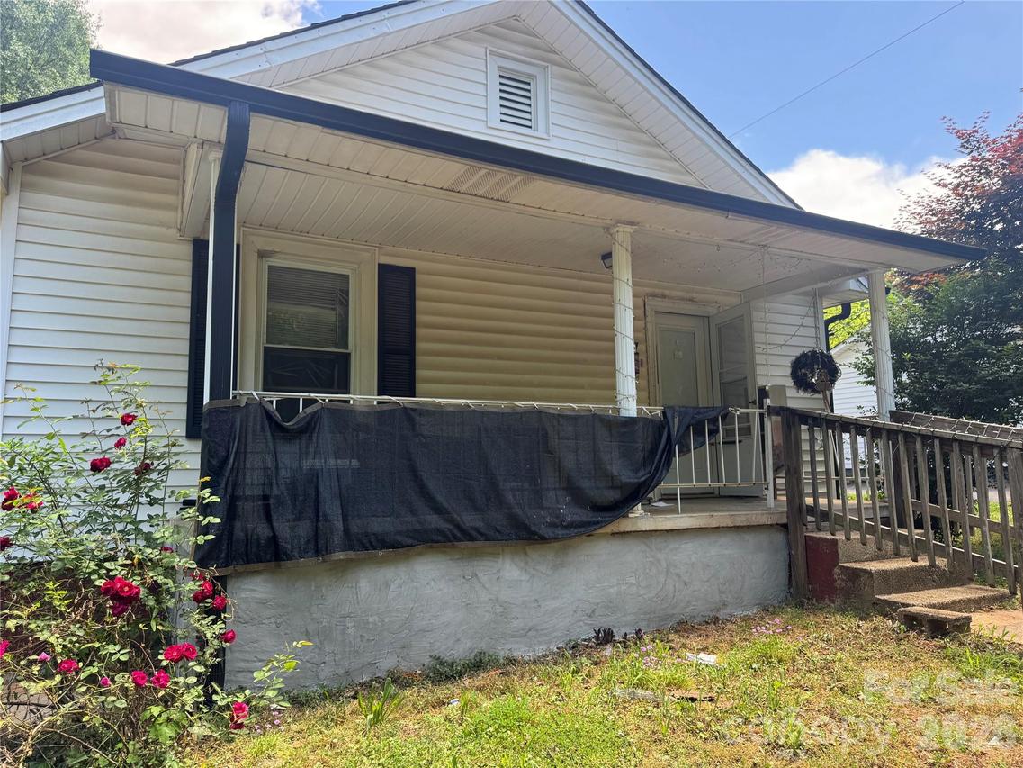 38 Stowe St., Lowell, NC 28098