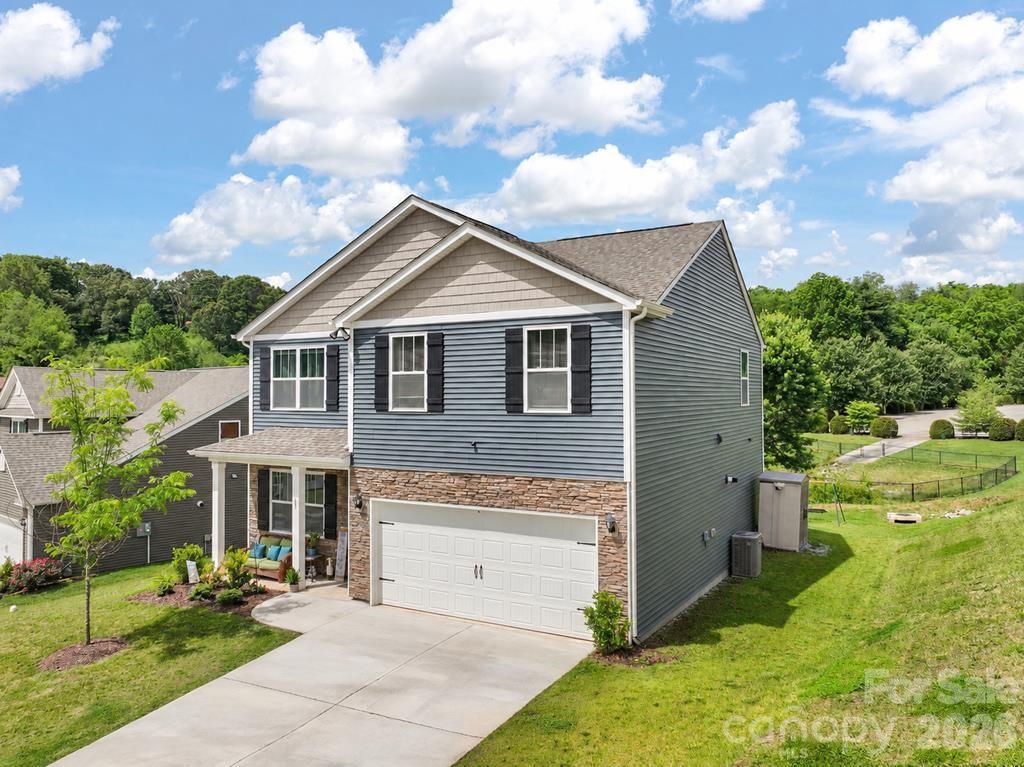 65 Valleywood Dr., Waynesville, NC 28786