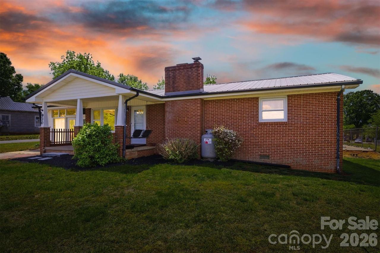 930 Enola Rd., Morganton, NC 28655