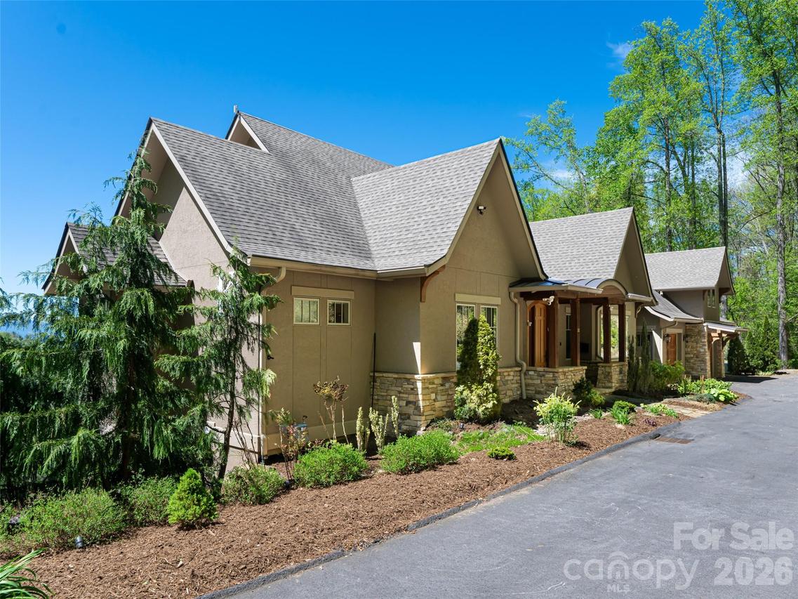 32 Timberwolf Ct., Asheville, NC 28804