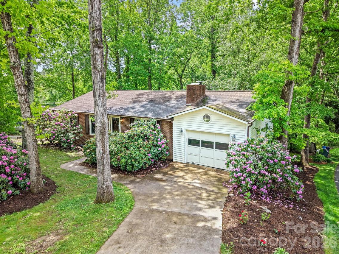 98 Pensacola Ave., Arden, NC 28704