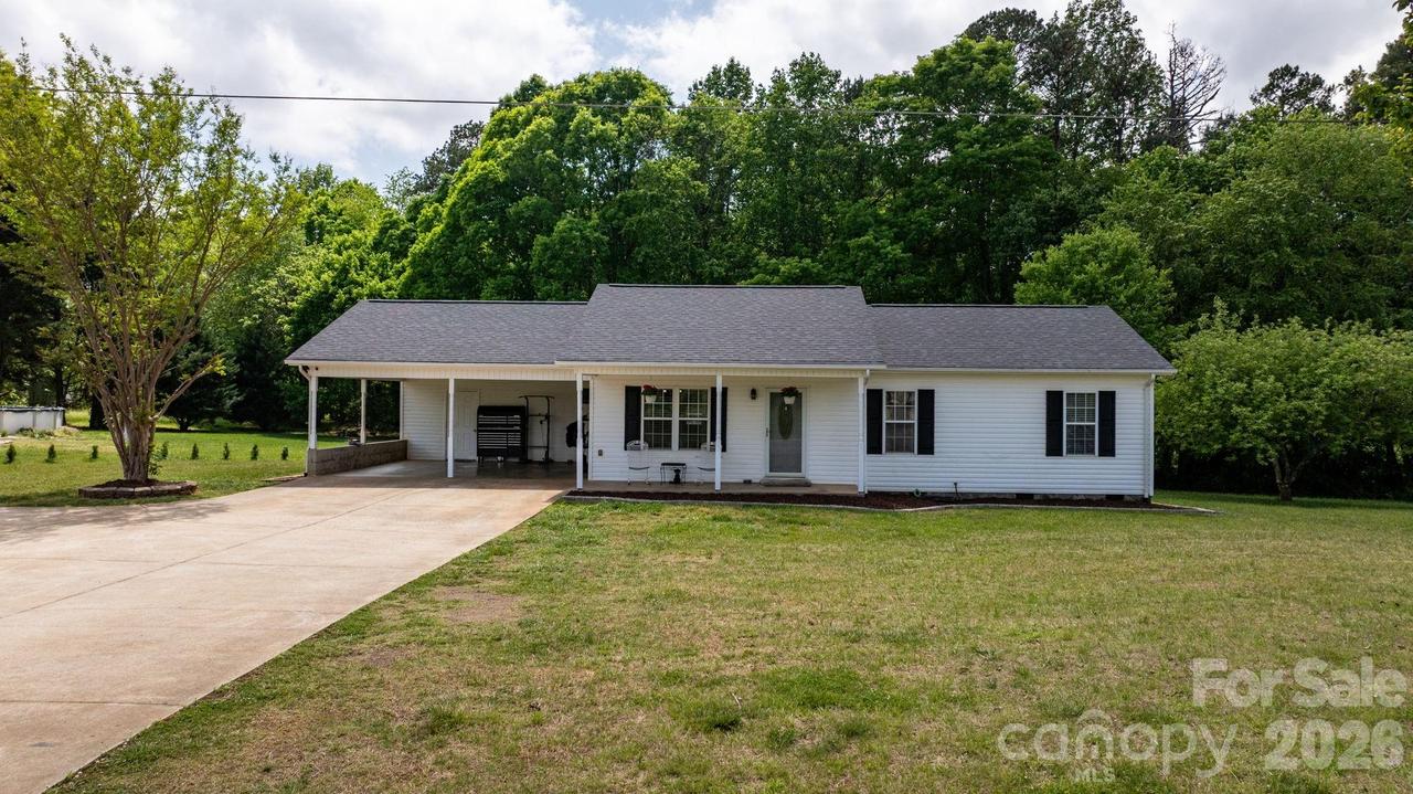 900 Pine Mountain Rd., Hudson, NC 28638