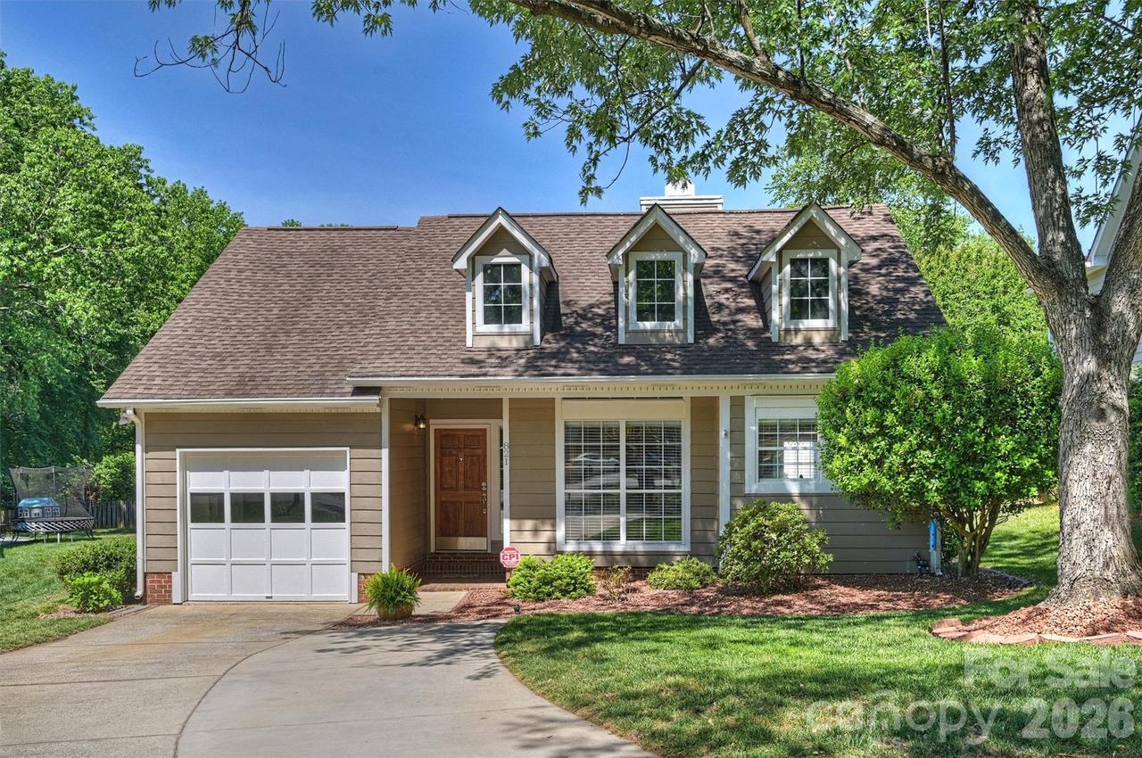 821 Mill Run Dr., Charlotte, NC 28209