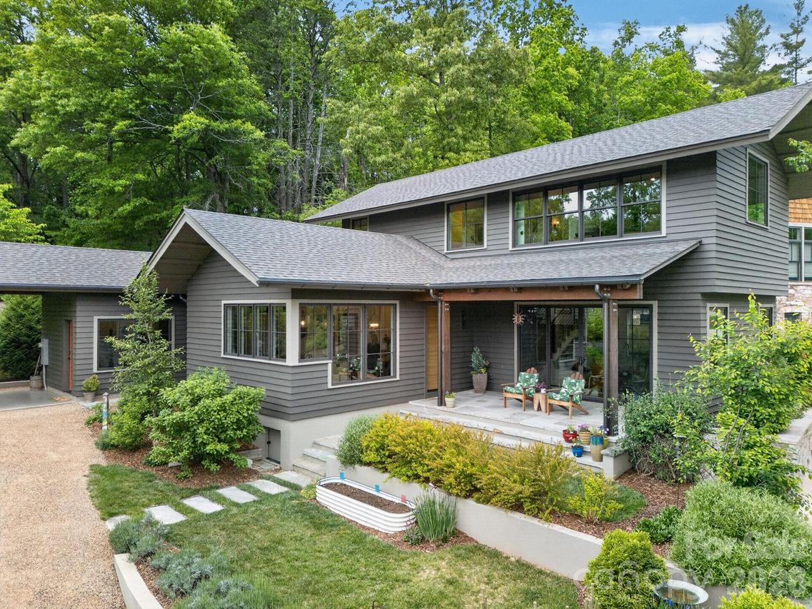 18 Wordsworth Rd., Black Mountain, NC 28711
