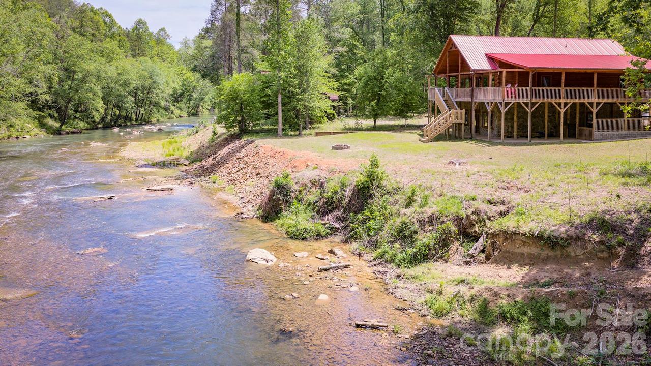 371 Redbird Dr., Lake Lure, NC 28746